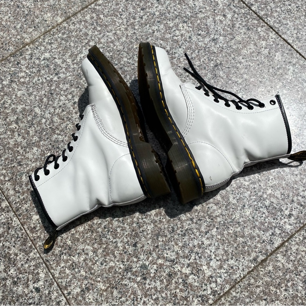 Dr. Martens boots - Picture 3 of 9